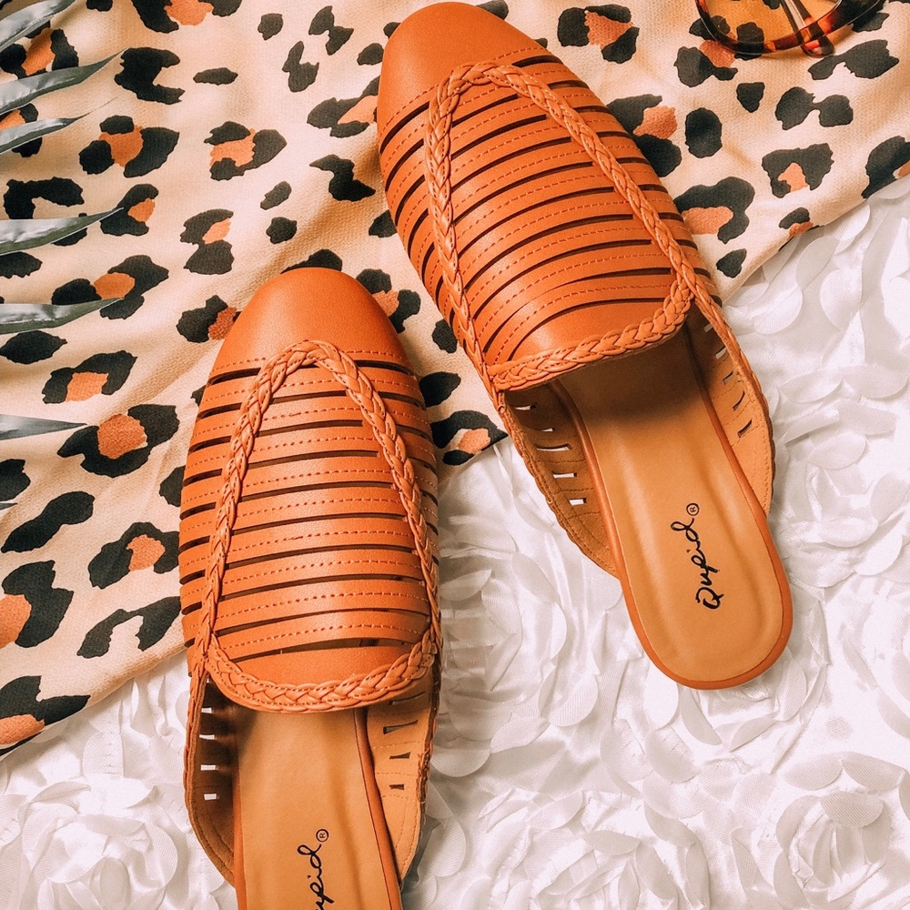 Estoy Cute | Cognac Mules - Picture 2 of 4